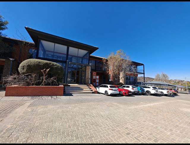 132M² OFFICE TO LET IN MEYERSDAL